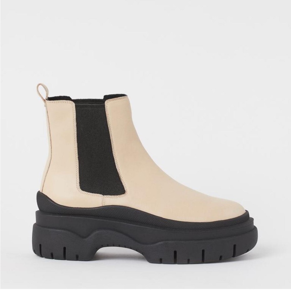H&M Leather Slip On Chelsea  Winter Heavy Off White platform Boats  (39) 8 1/2